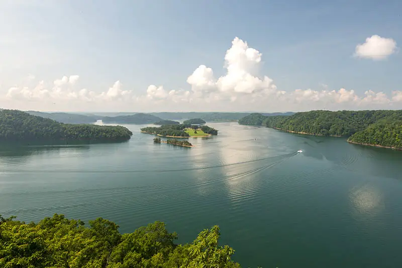 attraction dale hollow lake
