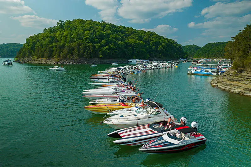 attraction lake cumberland